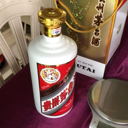 貴州茅臺酒 飛天茅臺 1.5l 53度 醬香型 白酒白酒品相不錯,相信蘇寧自